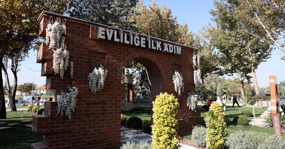 Konya'da Karatay Kültür Merkezi'ne yoğun ilgi