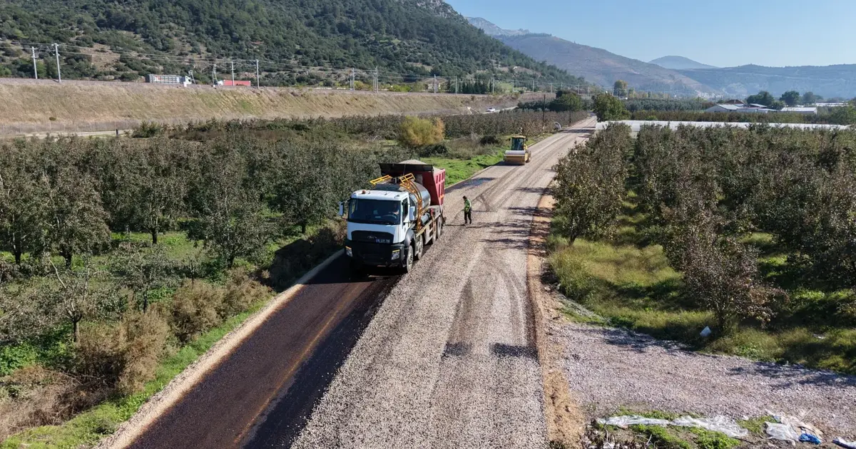 Bursa Kestel ve Gürsu kırsalında yollara Büyükşehir yeniliyor