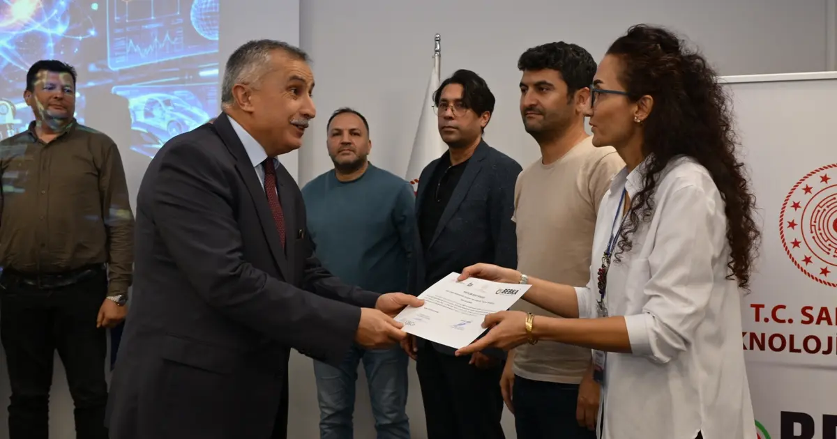 Bursa'da 'Akıllı Üretim Sistemlerinde Kuantum Teknolojilerine Hazırlık Akademisi' tamamlandı - Eğitim Haberleri