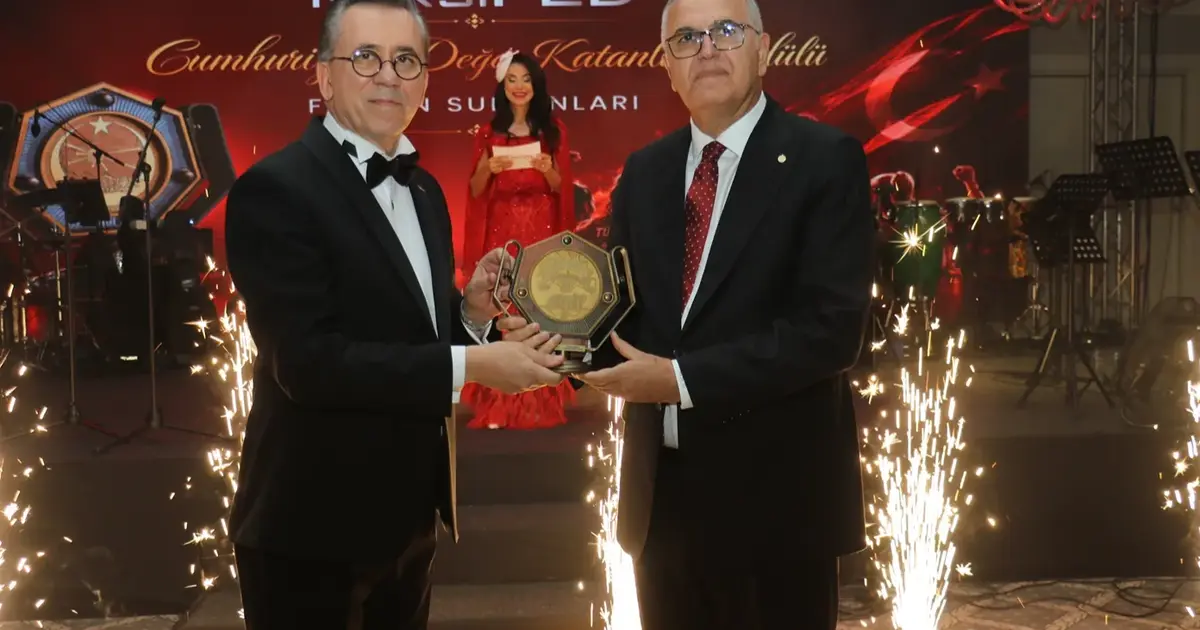 MARSİFED’den filenin sultanlarına ‘Cumhuriyete Değer Katanlar’ ödülü