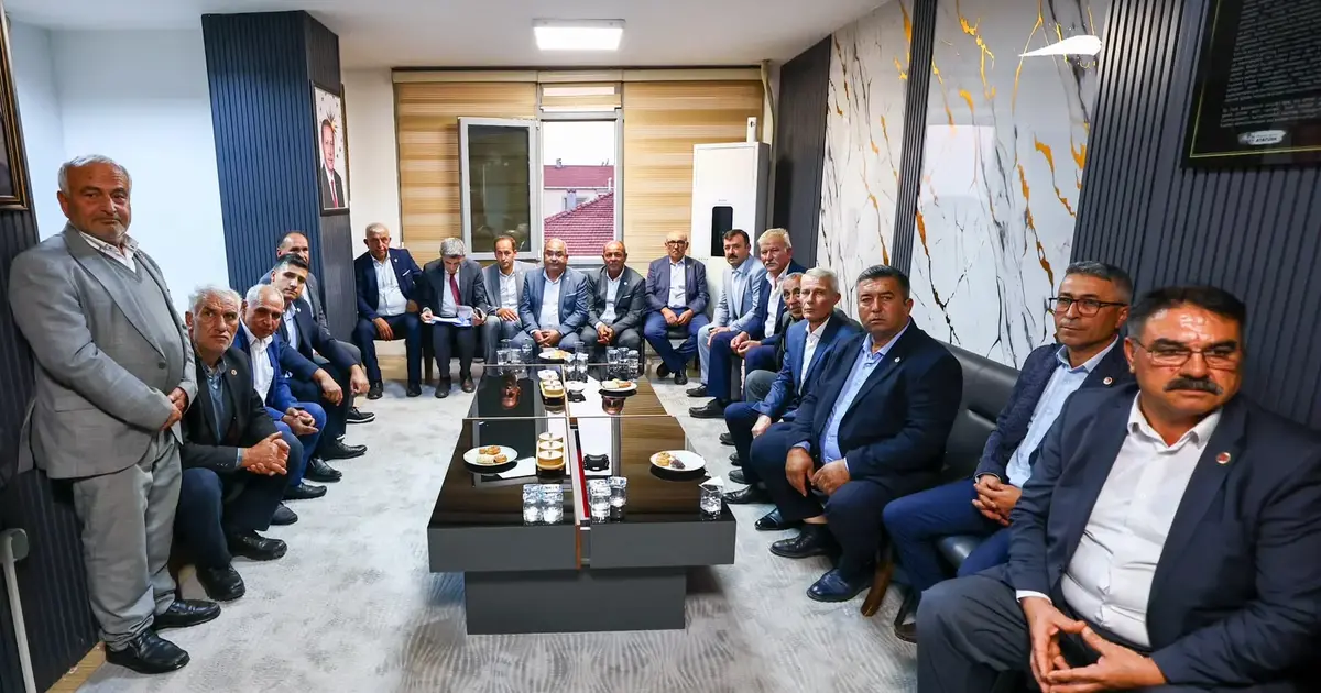 Manisa'da Başkan Dutlulu, Köprübaşılı muhtarlarla buluştu