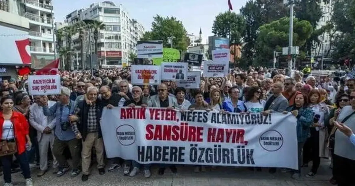 İzmir’den basın özgürlüğüne halk desteği