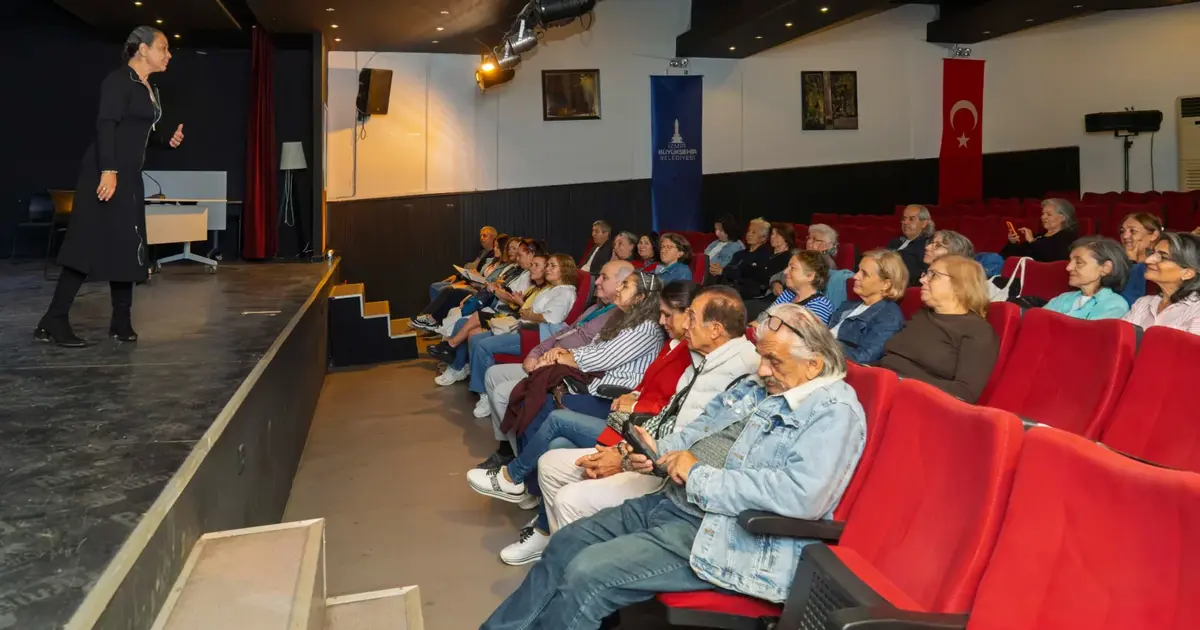 İzmir’de 3. Yaş Üniversitesi’nde son dönem heyecanı