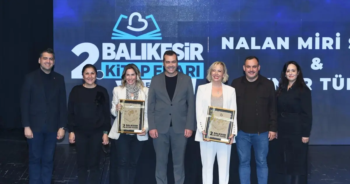Balıkesir Kitap Fuarı'na yoğun ilgi sürüyor