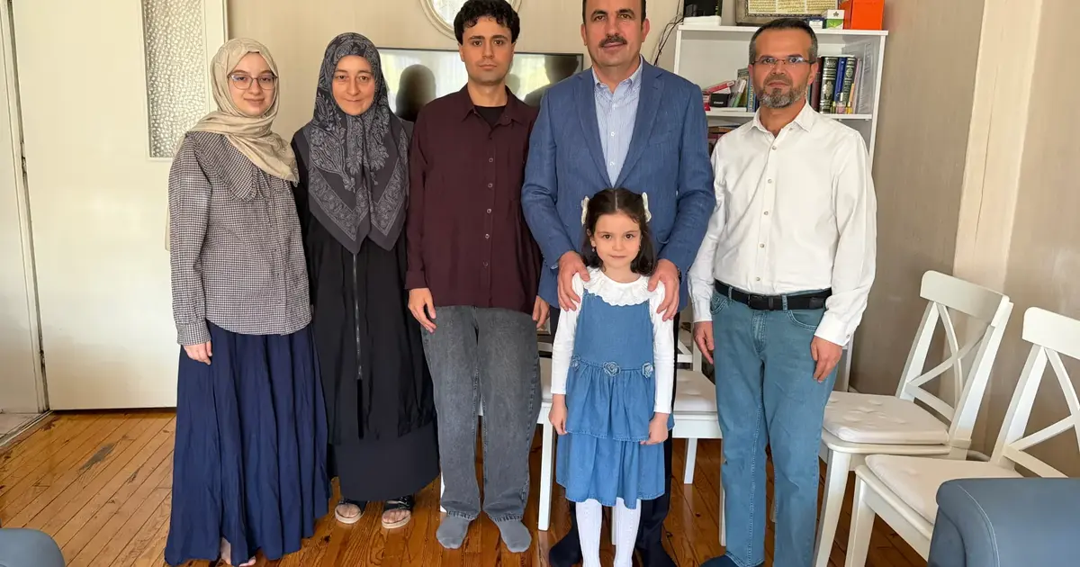 Başkan Altay'dan umreye giden aileye ziyaret - Gündem Haberleri