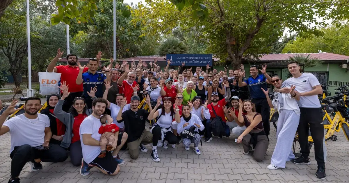 İzmir’de Cumhuriyet coşkusu engelleri aştı - Gündem Haberleri