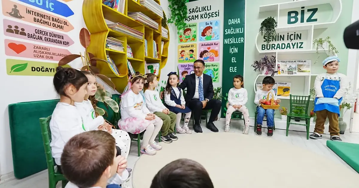 İzmir okullarında Yeşilay köşeleri bilinçlendiriyor