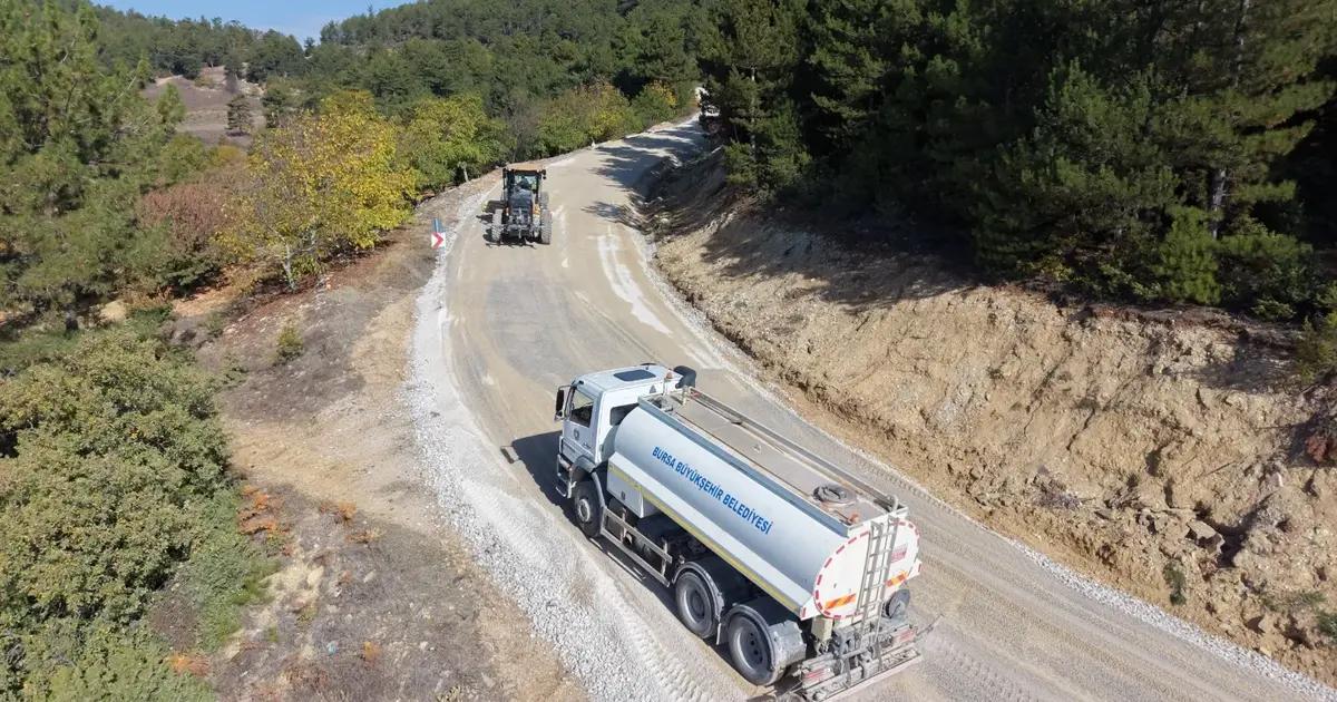 Bursa Keles'in üç mahallesinde yol mesaisi