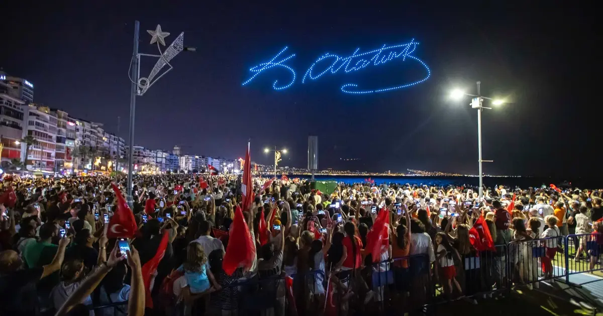 İzmir’de 29 Ekim coşkusu gökyüzüne taşınacak