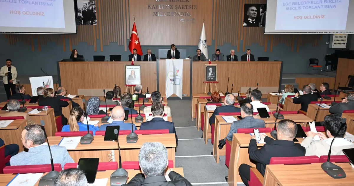 Ege Belediyeler Birliği İzmir'de toplandı