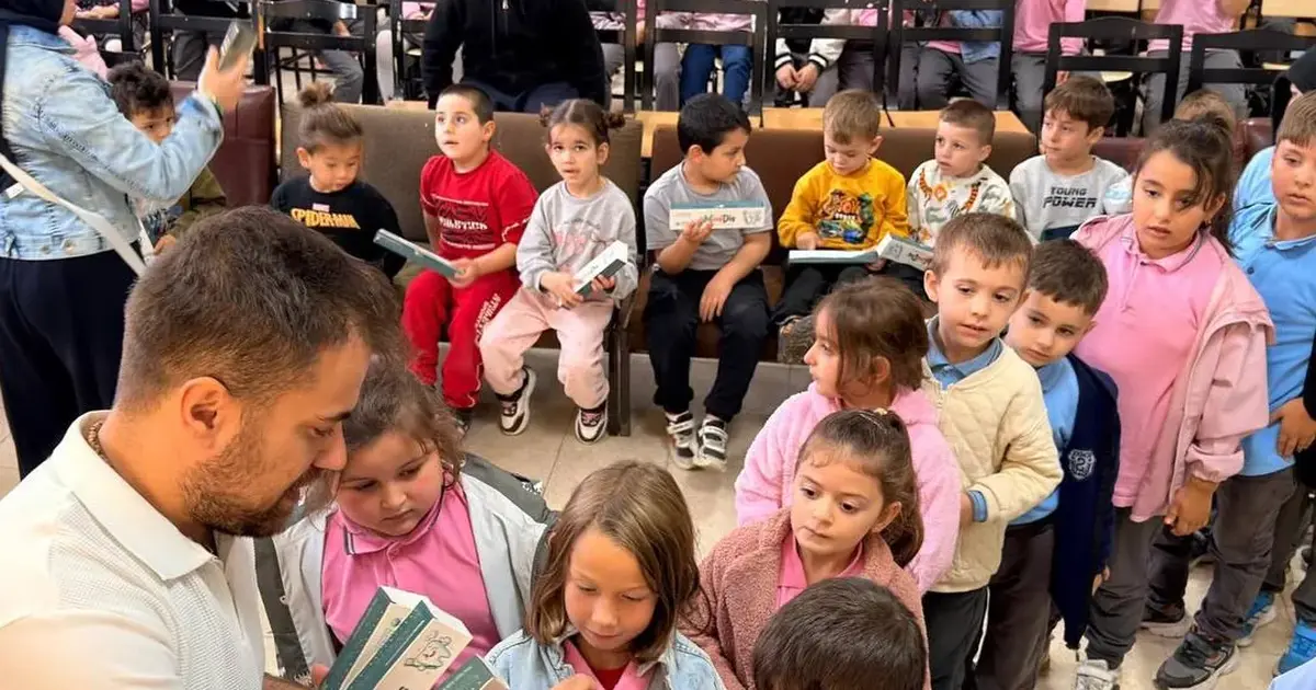 Sakaryalı minikler “Bir Hikaye Bin Neşe” ile eğlendi