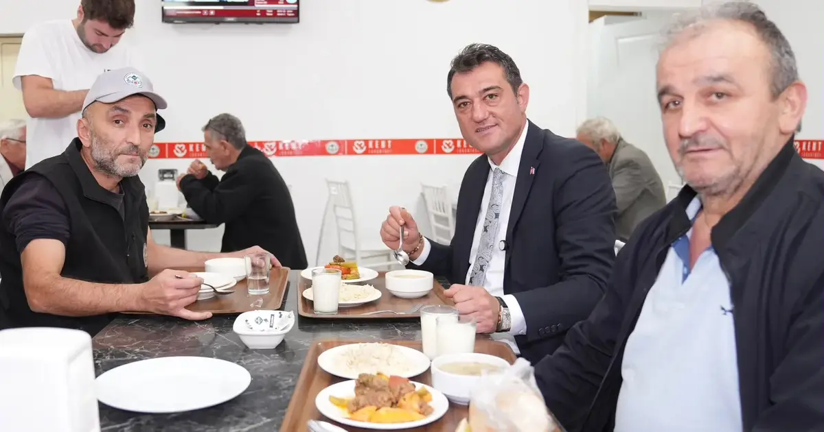 Giresun'da Başkan Köse Kent Lokantası’nda vatandaşlarla buluştu