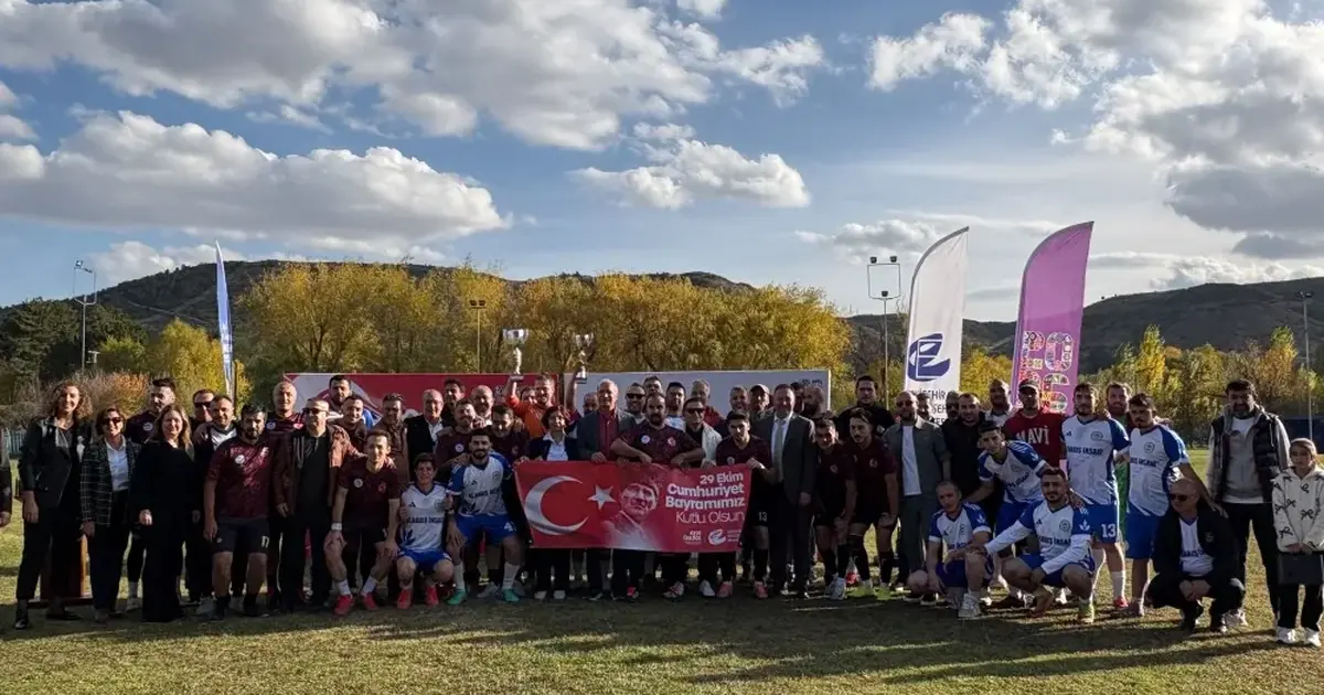 Eskişehir'de belediye çalışanları Cumhuriyet Kupası’nda buluştu