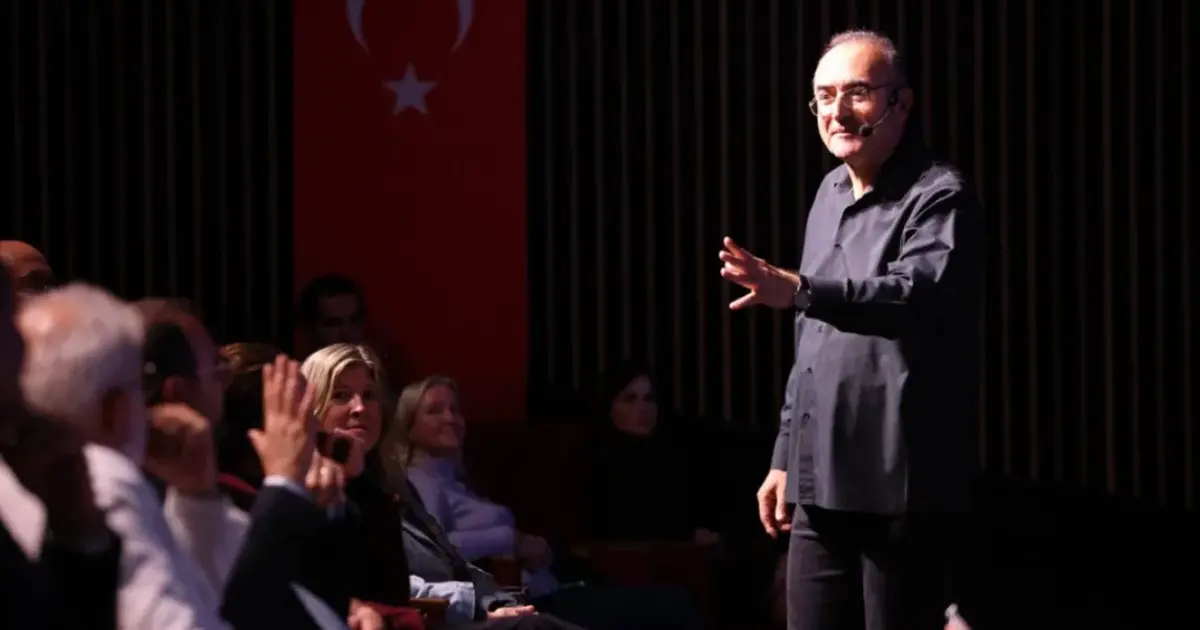 Sunay Akın'dan Cumhuriyet söyleşisi