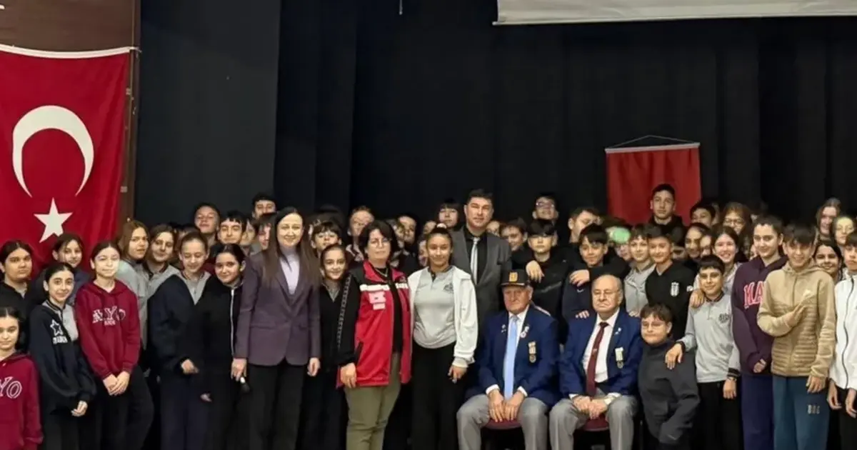 Kıbrıs gazileri Keşan’da öğrencilerle buluştu