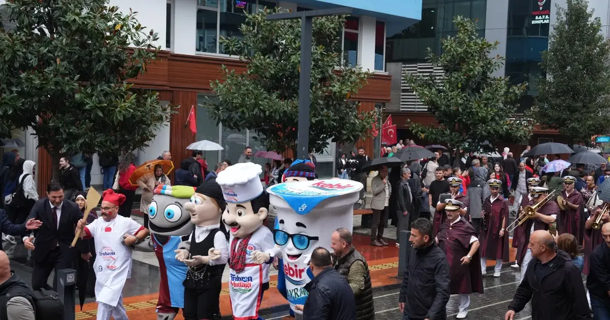 Trabzon’da Gastronomi Festivali'ne coşkulu kortej