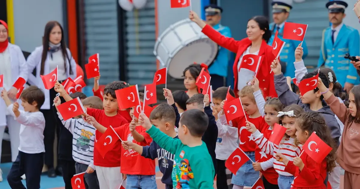 Kayseri Çocuk Kütüphanesi'nden Cumhuriyet coşkusu - Gündem Haberleri