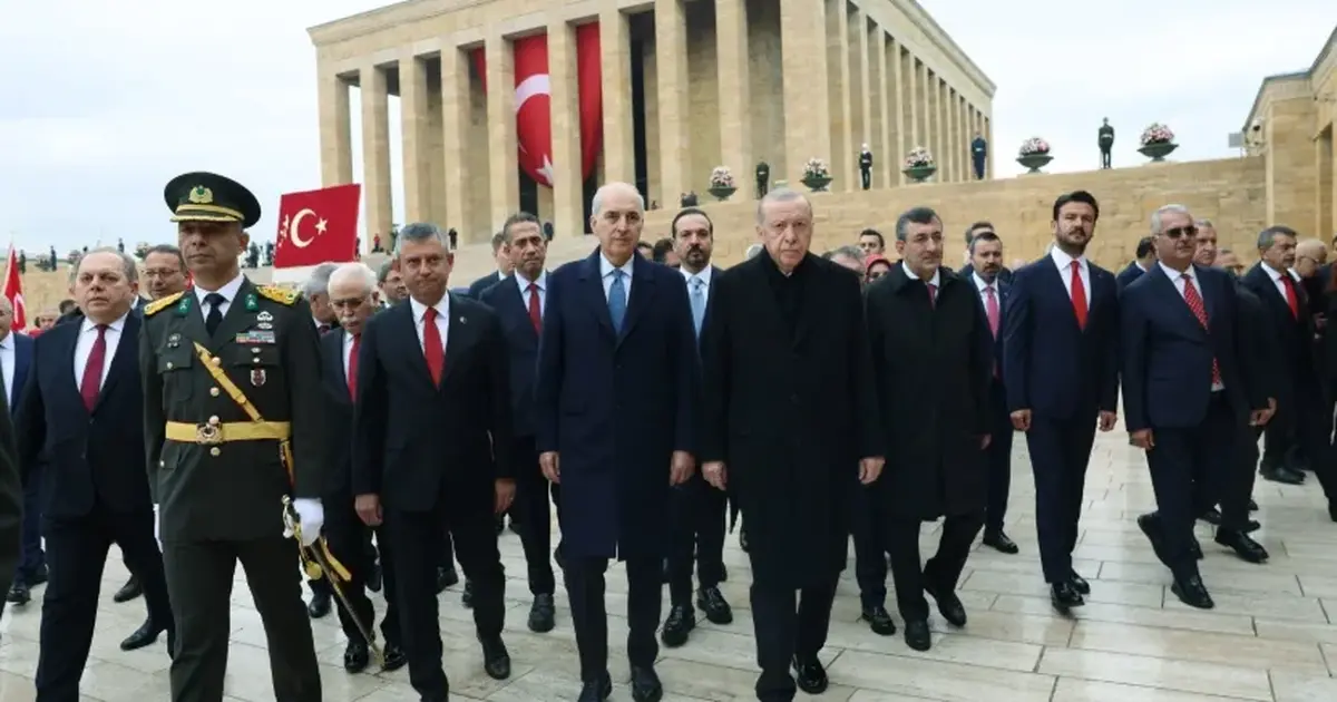 Devlet erkânı Anıtkabir'de