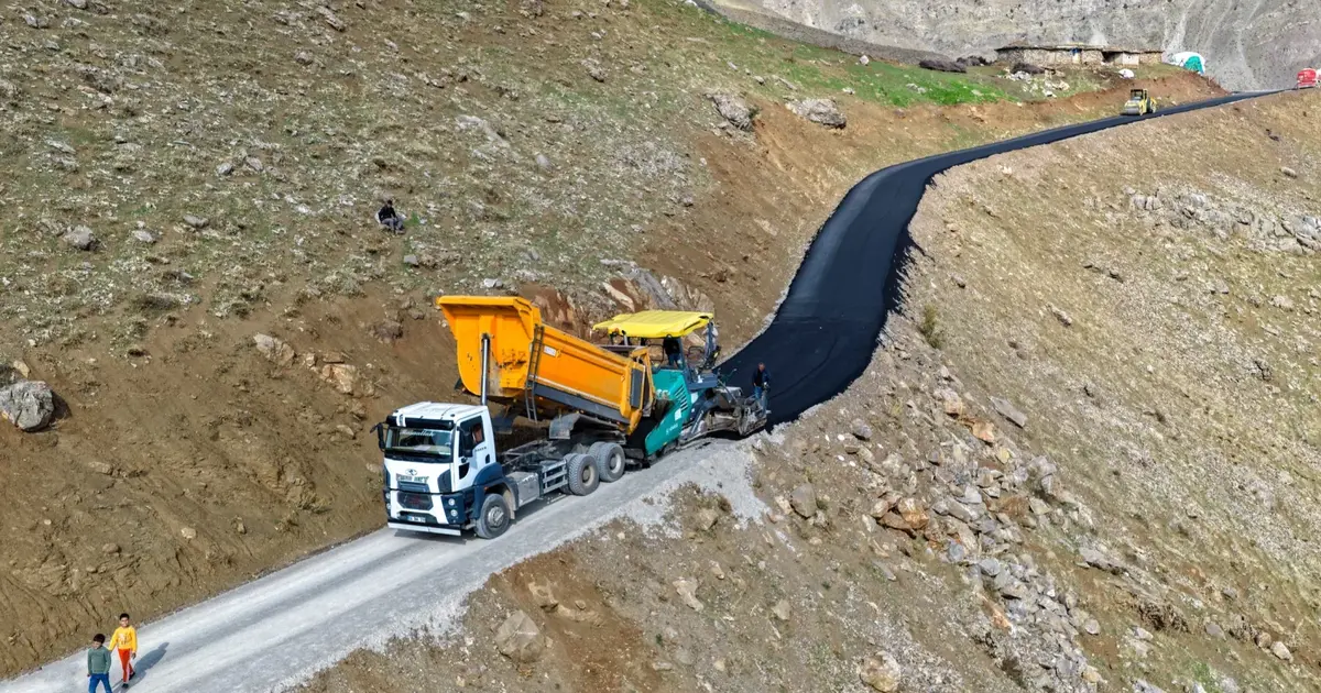 Çatak’ta sıcak asfalt çalışması