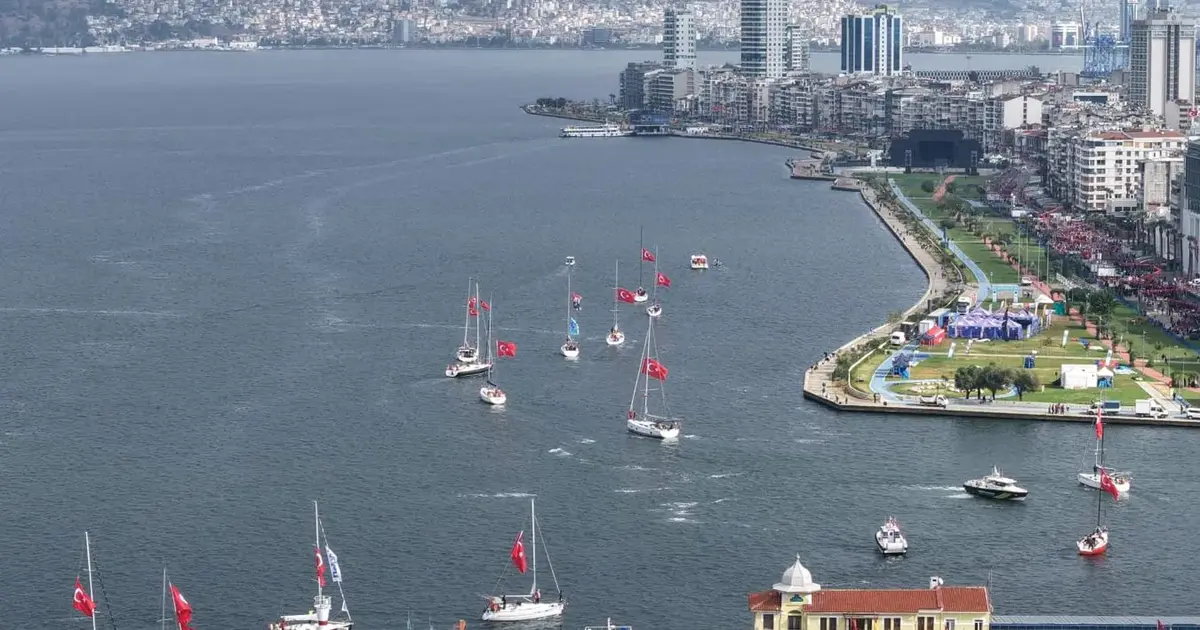 İzmir Körfezi'nde Cumhuriyet rüzgarı esti - Gündem Haberleri