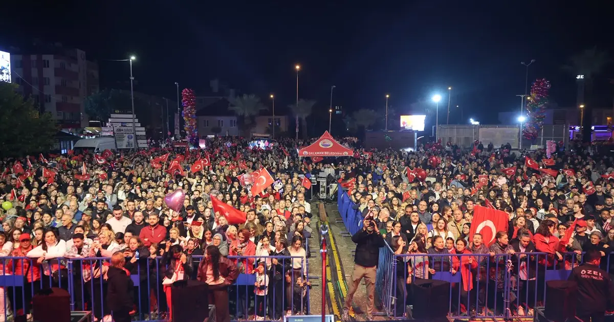 Muğla Dalaman'da Cımhuriyet coşkusu zirve yaptı