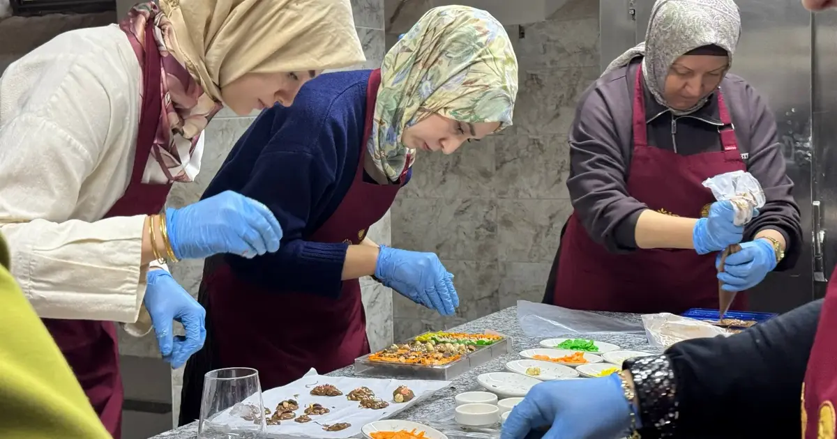 Sakarya her Cuma, Çikolata ve Çiçek Atölyesi’nde buluşuyor