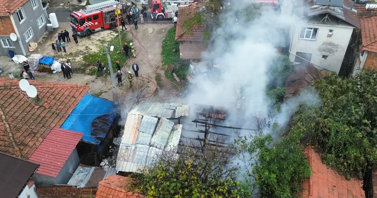 Düzce'de yangında bir ev kül oldu