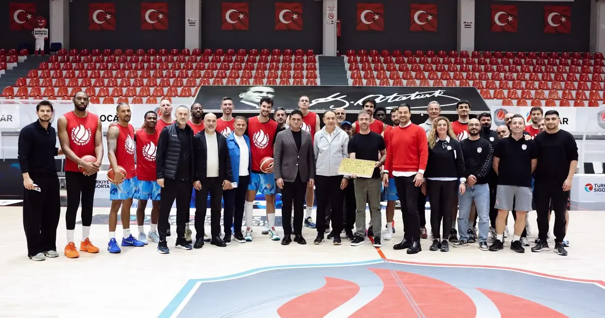 Başkan Serkan Acar'dan Aliağa Petkimspor'a ziyaret