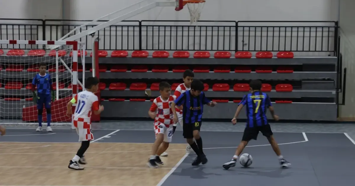 İzmir Çiğli'de cumhuriyet coşkusu sporla taçlandı