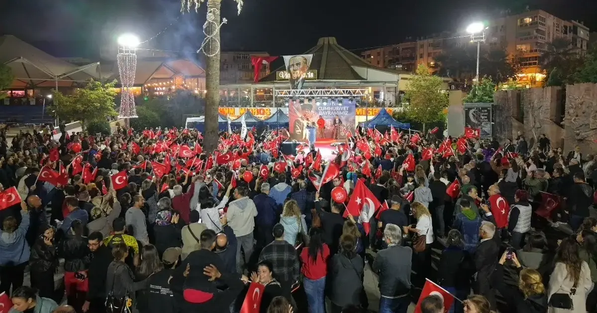 Karabağlar’da Cumhuriyet’in 103.yılı coşkusu