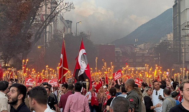 Bursa Zafer İçin Yürüdü