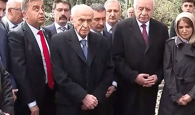 MHP lideri Bahçeli Alparslan Türkeş'in mezarını ziyaret etti