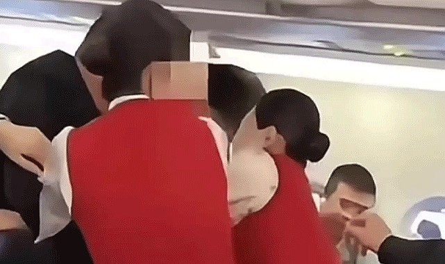 Uçakta Koku Tartışması