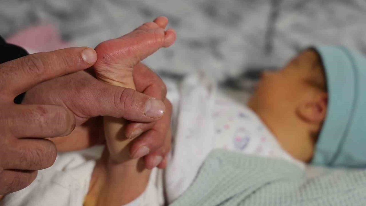 Bebeklerine kayyum atanması endişesiyle yaşıyorlar